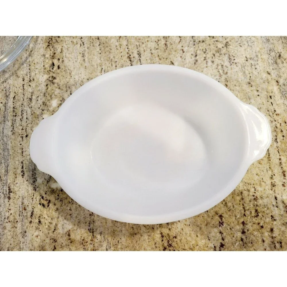 VTG Fire King Milk Glass 1-2Qt Casserole Dish With Lid #467. Reverse Label.